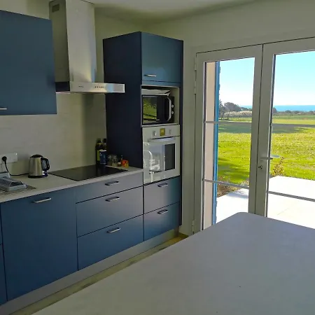 Port Jure Face A La *